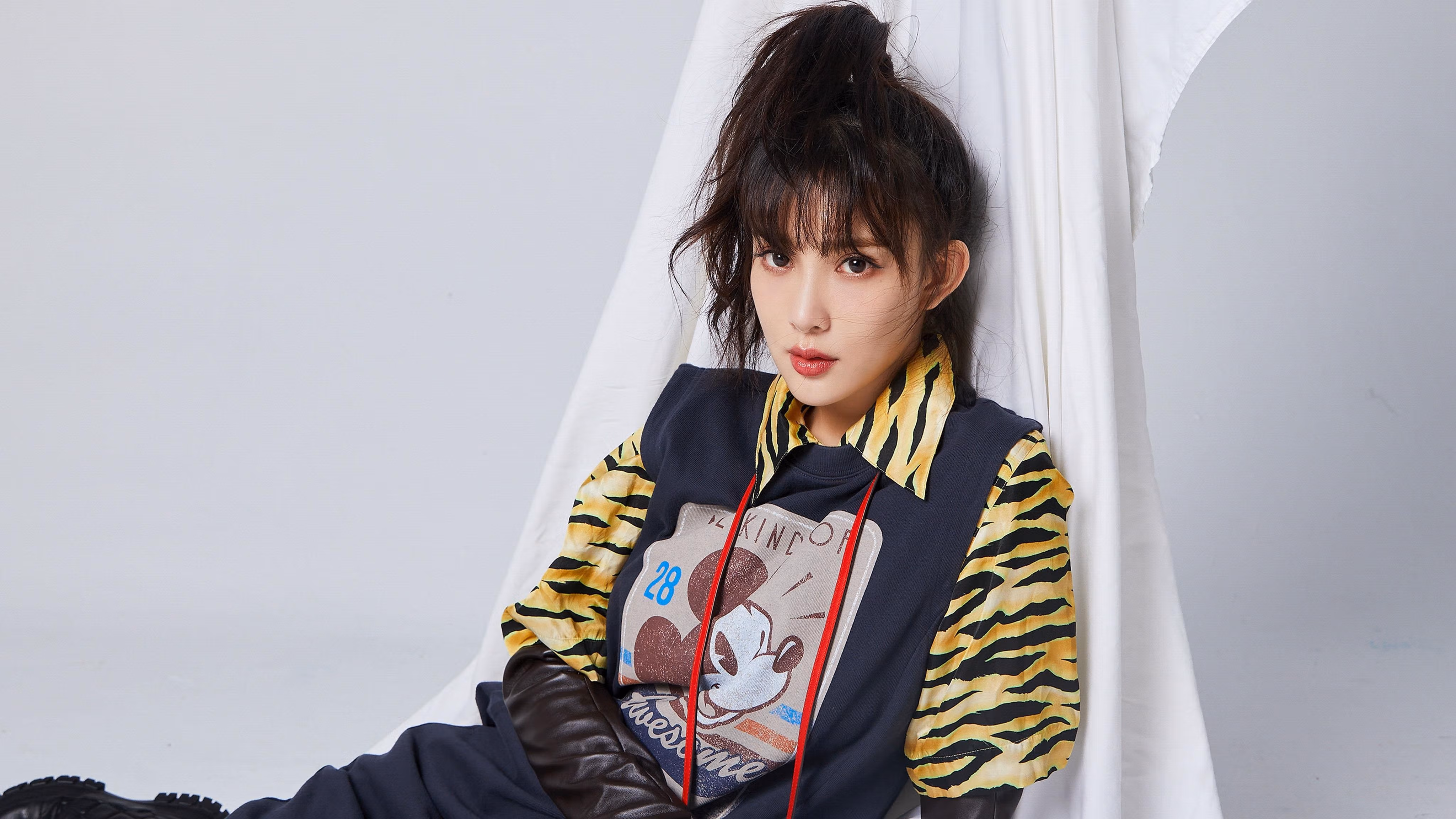 kaiyun官方网站-西甲门神多次神级扑救，比赛高潮迭起，西甲门将60米吊射